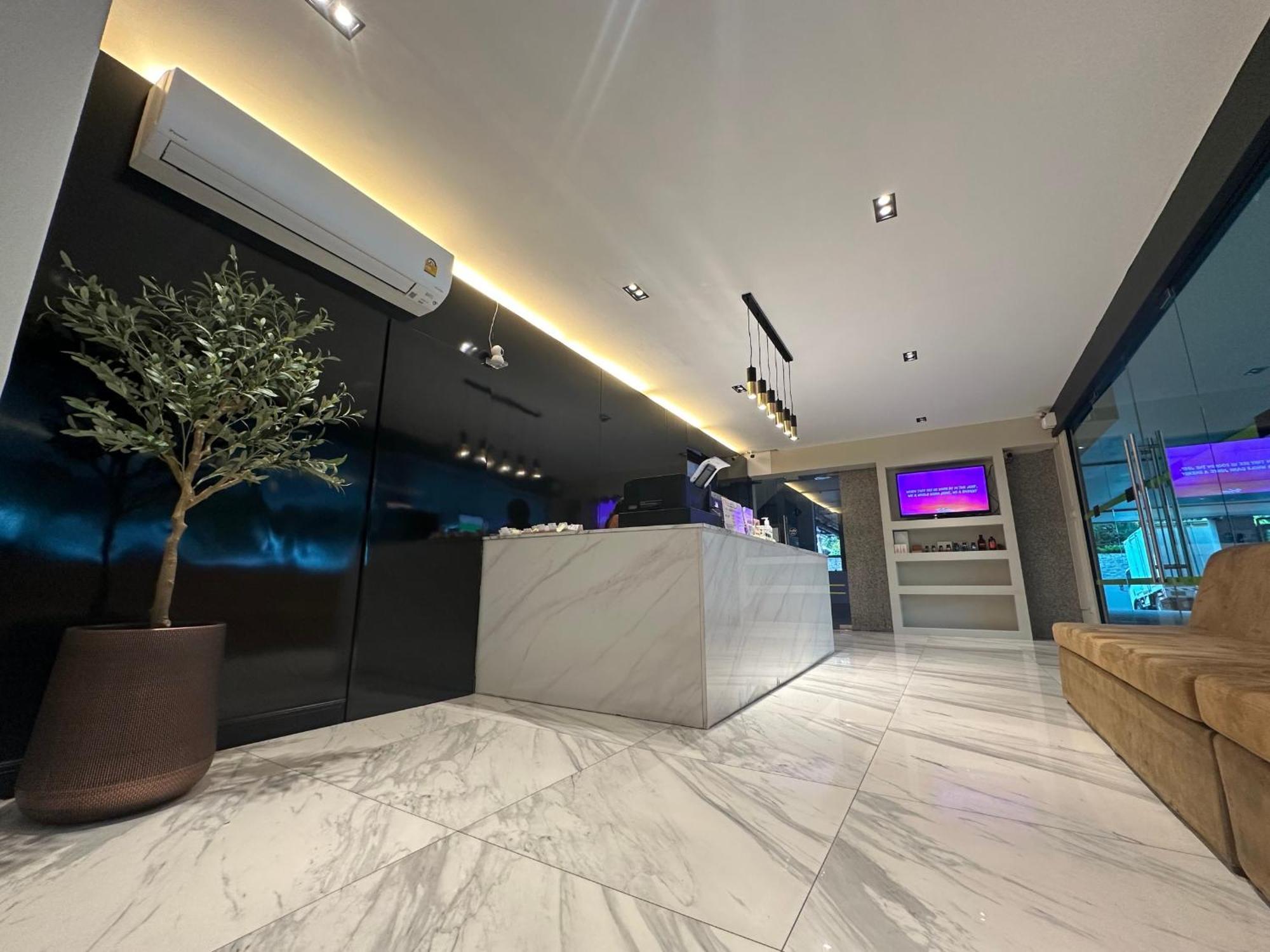CK2 Hotel SHA EXTRA PLUS Bangkok Buitenkant foto